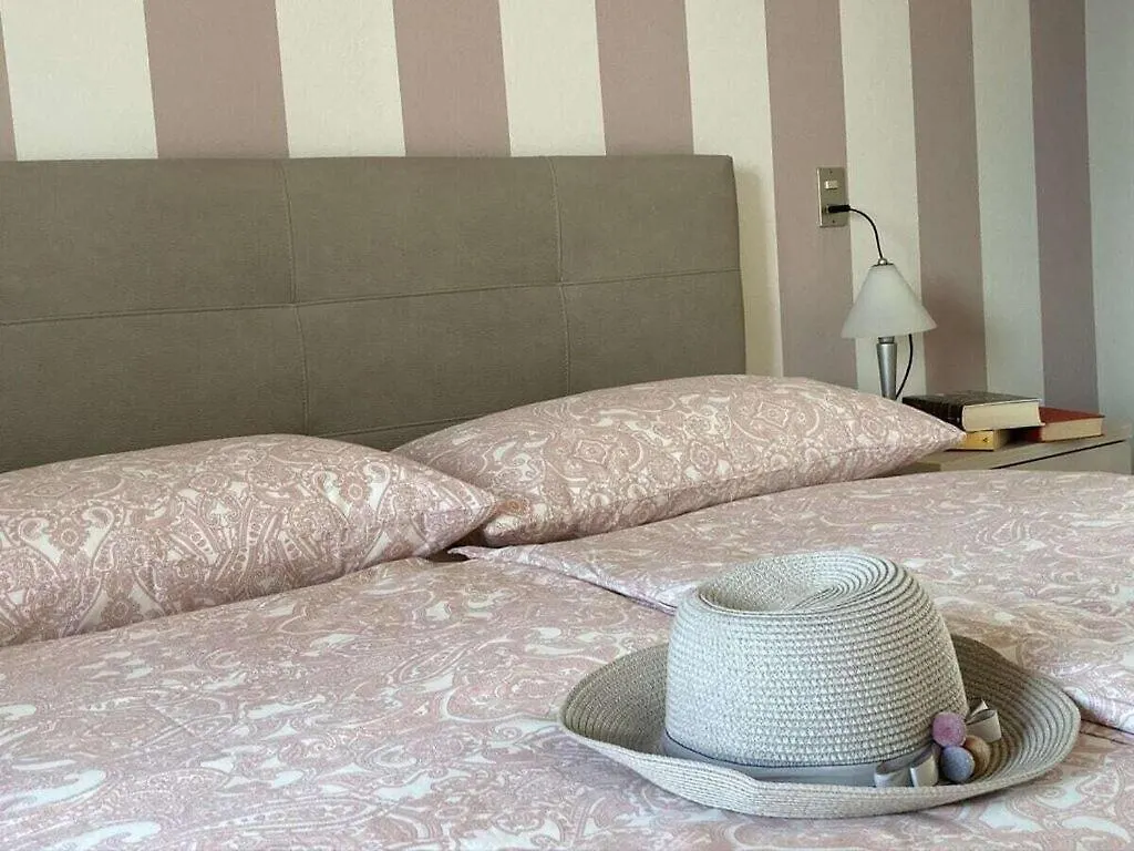 Casa Oliva Comfortable Holiday Residence Castelletto Di Brenzone 0*,  Italy